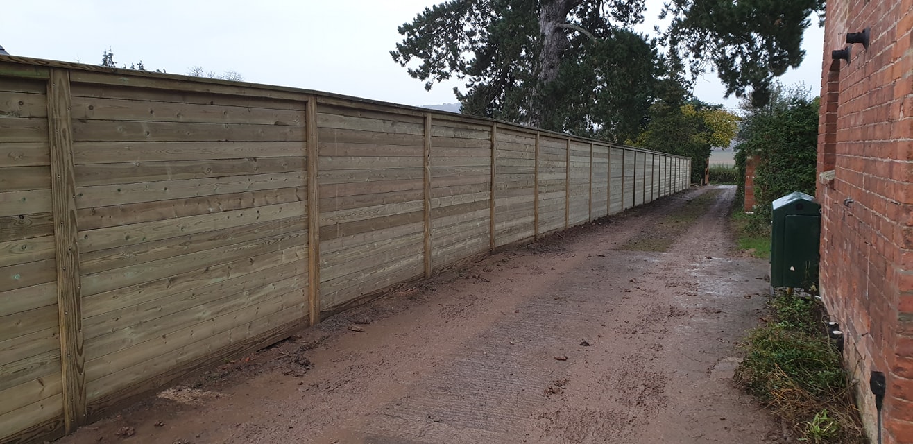 Acoustic timber fencing