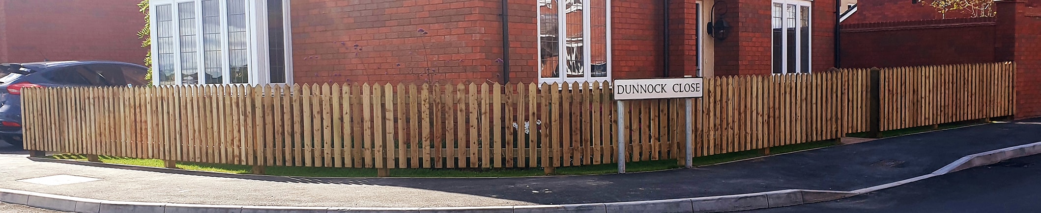 Picket fencing at Dunnock Close